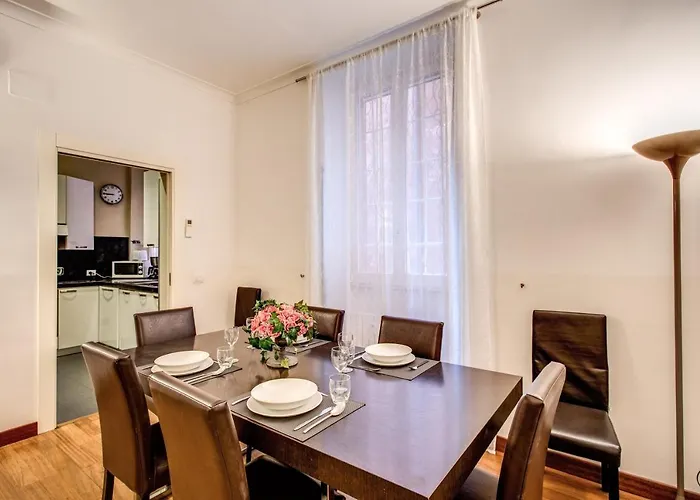 Bernini Near The Trevi Fountain - 4 Bedroom רומא
