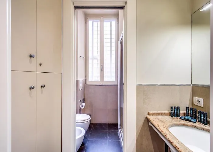 דירה Bernini Near The Trevi Fountain - 4 Bedroom